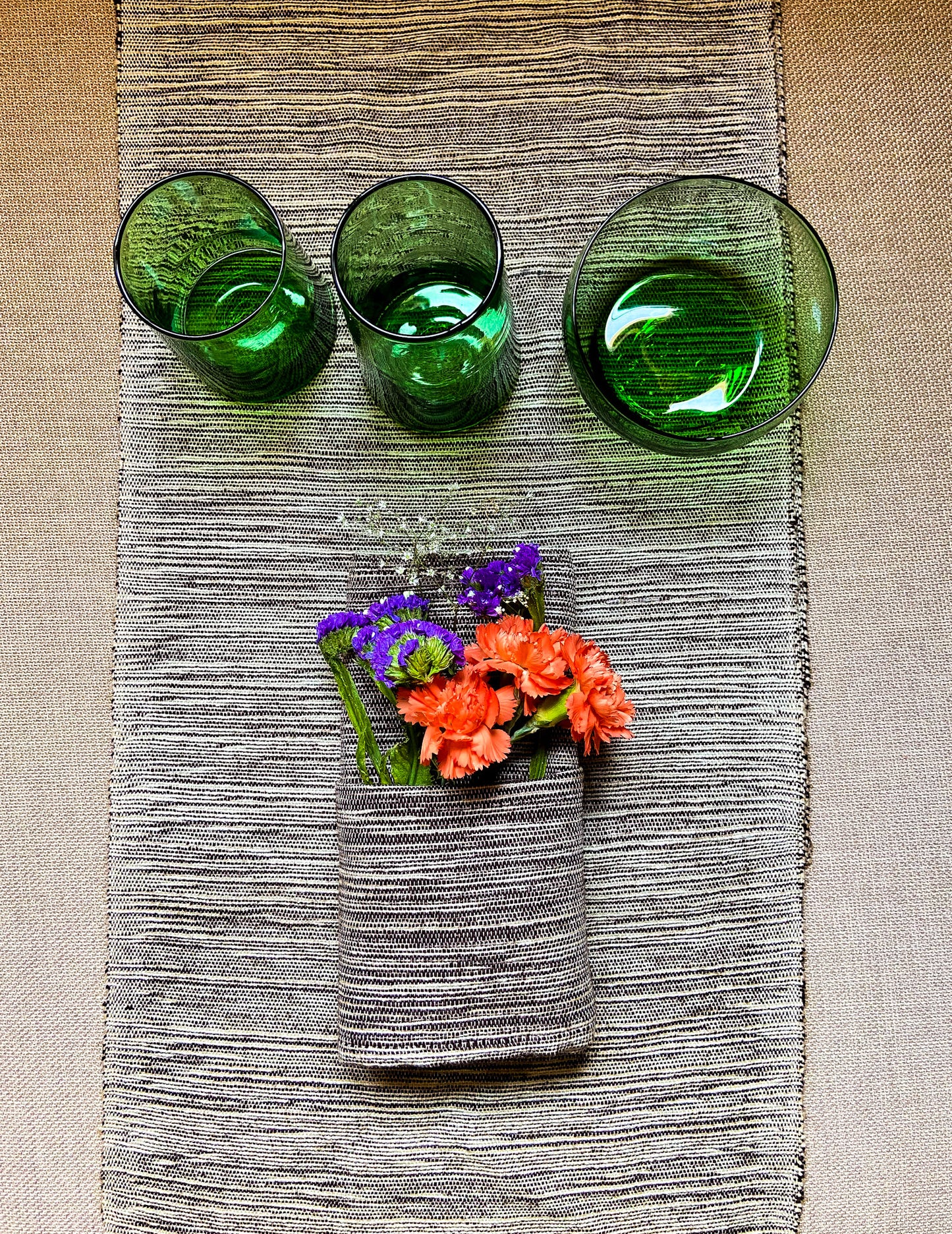 Chemin de Table Ondulé - Édition Originale