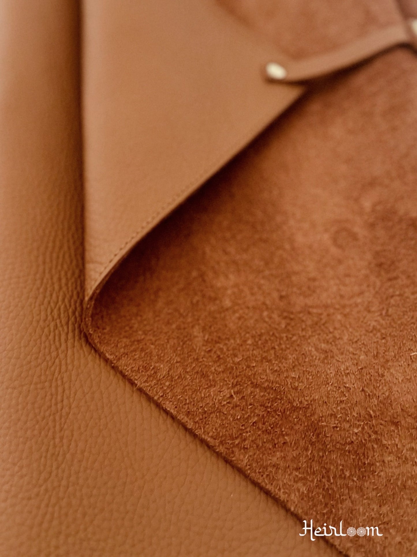 Chemin de Table en Cuir - Édition Camel