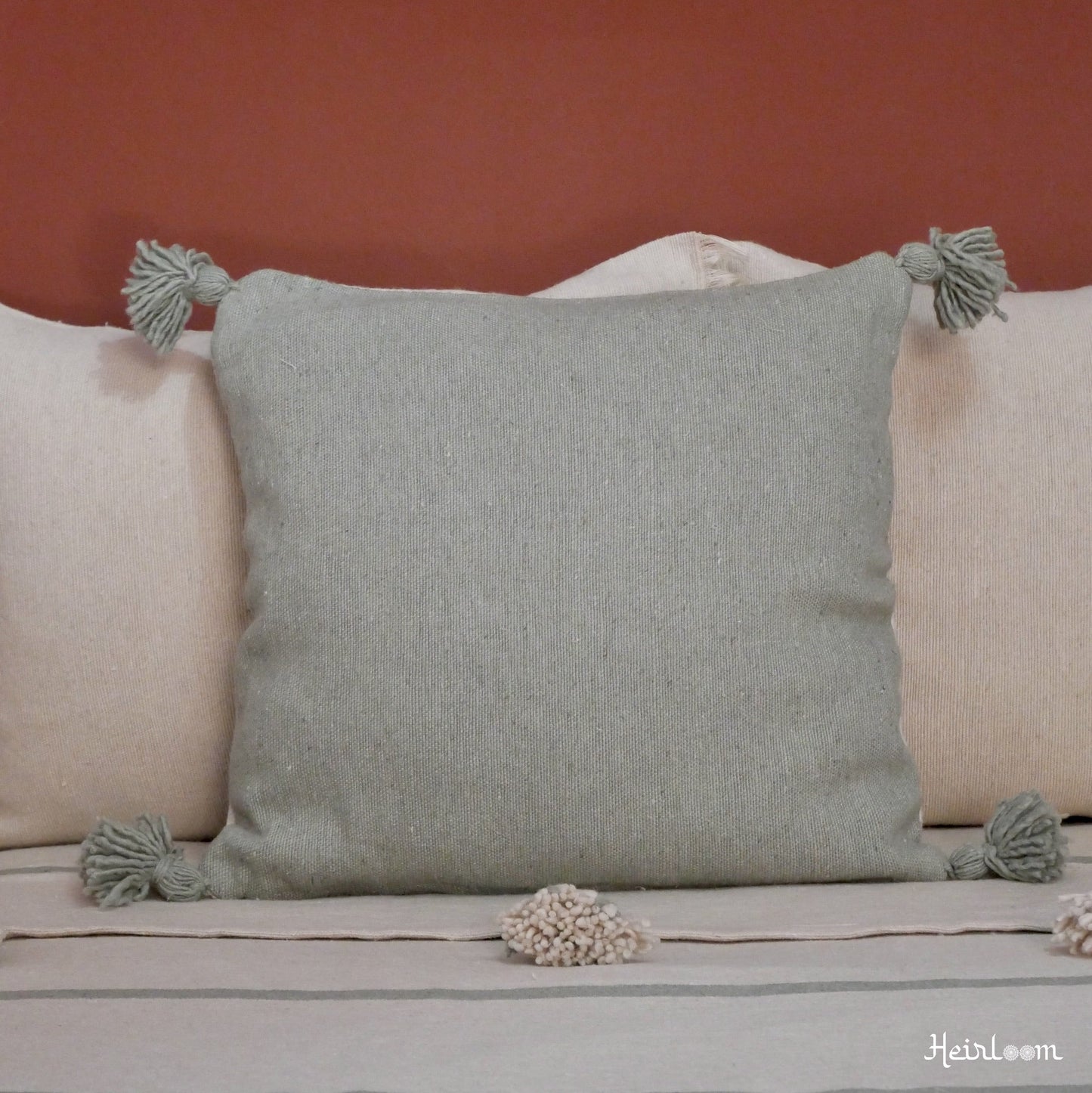 Housse de Coussin Unie à Pompons - Edition Olive