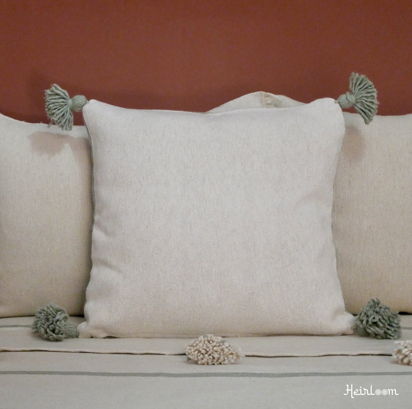 Housse de Coussin Unie à Pompons - Edition Olive