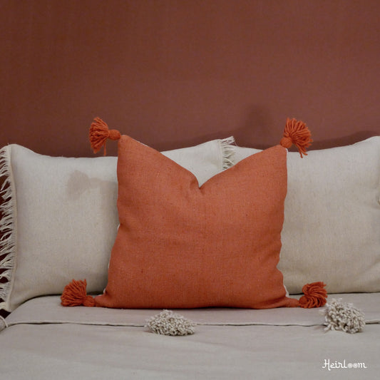 Housse de Coussin Unie à Pompons - Edition Marrakech