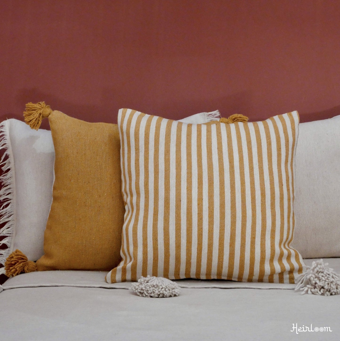 Housse de Coussin Rayée - Édition Safran