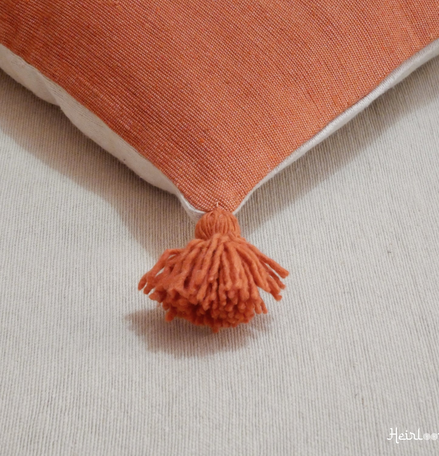 2 Housses de Coussins Unies à Pompons - Edition Marrakech