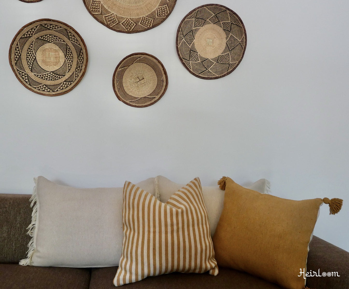 Housse de Coussin Unie à Pompons - Edition Safran