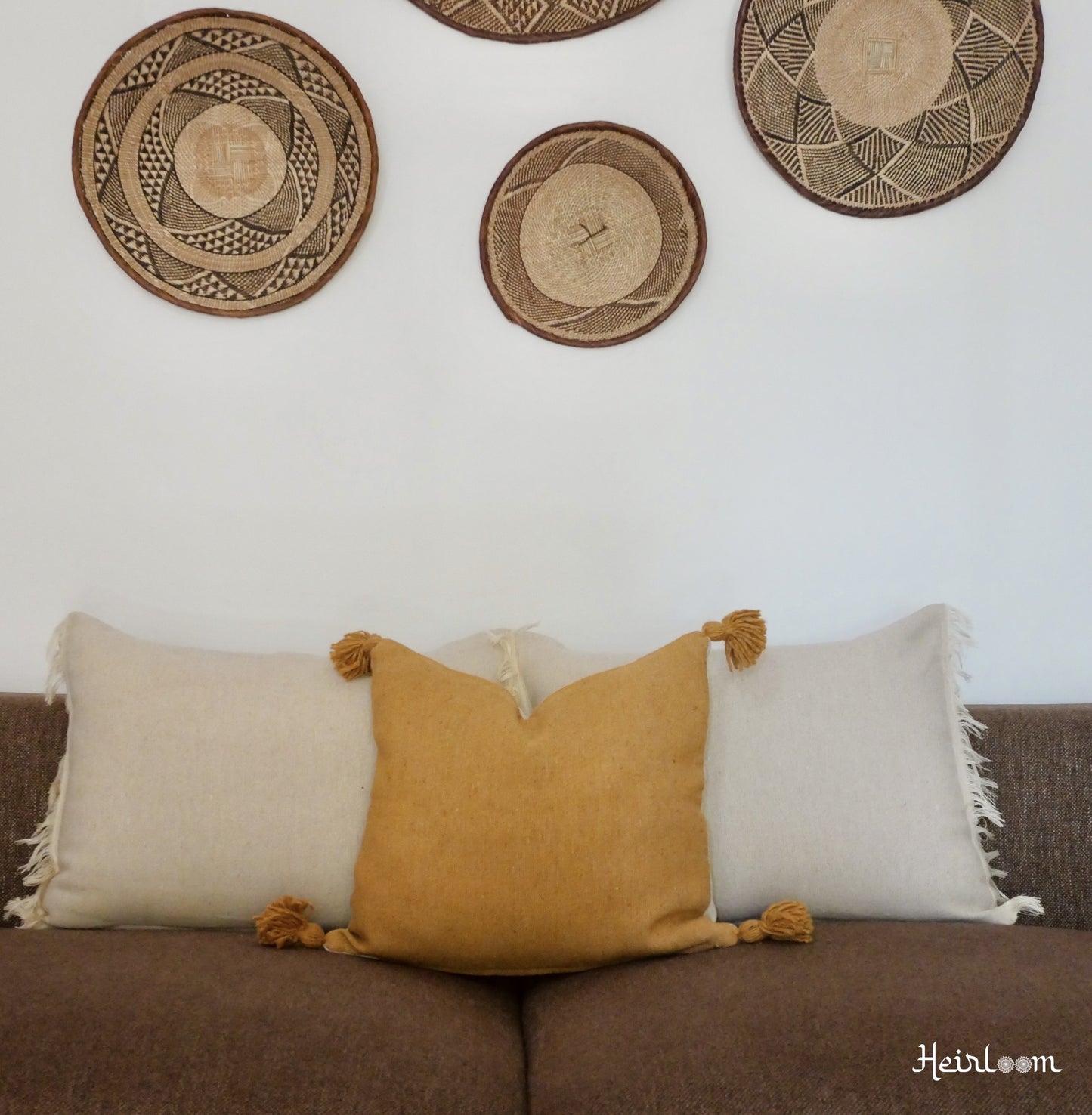 Housse de Coussin Unie à Pompons - Edition Safran
